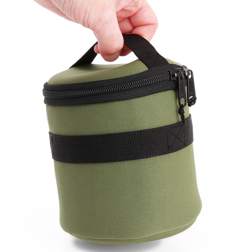 本体上部には蓋用の取っ手が付けられている