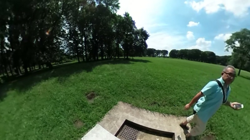 登場人物を（頭の動きで）追いかけろ！