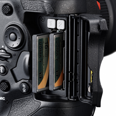 ニコン「D5」の製品画像81点を一挙掲載 - デジカメ Watch Watch