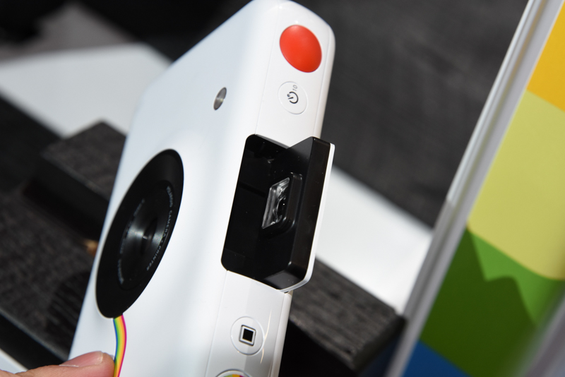 光学ファインダーが開いた。