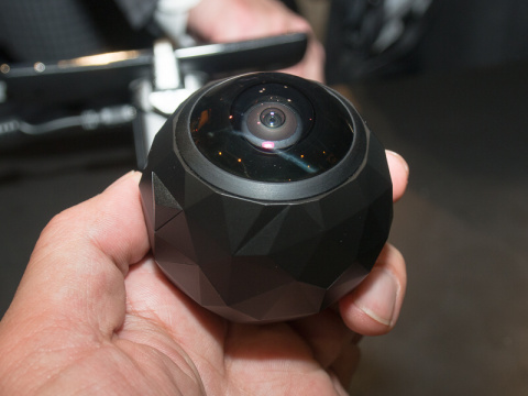 CESで見かけた「360度カメラ」関連ブースレポート - デジカメ Watch Watch