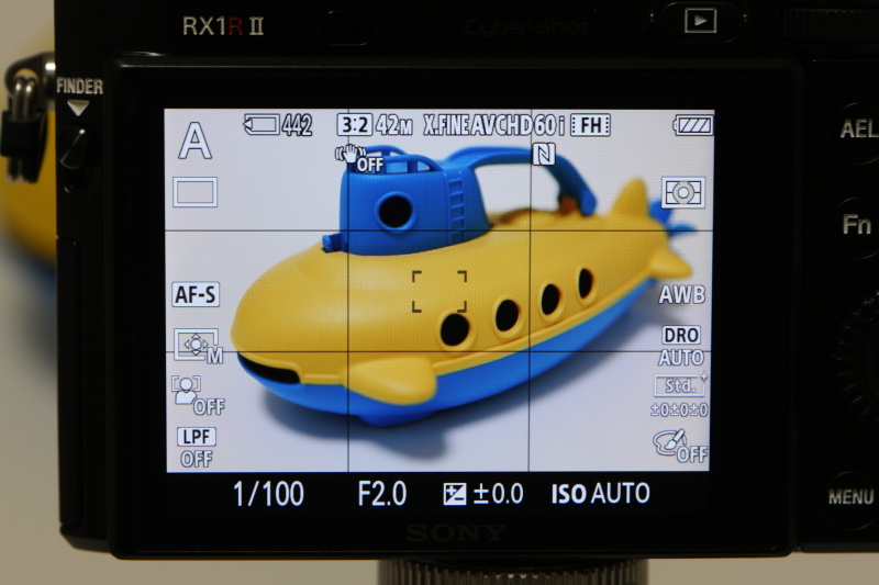 撮影時のライブビュー画面。基本的に従来から変更は無い。EVFの表示も同じとする。