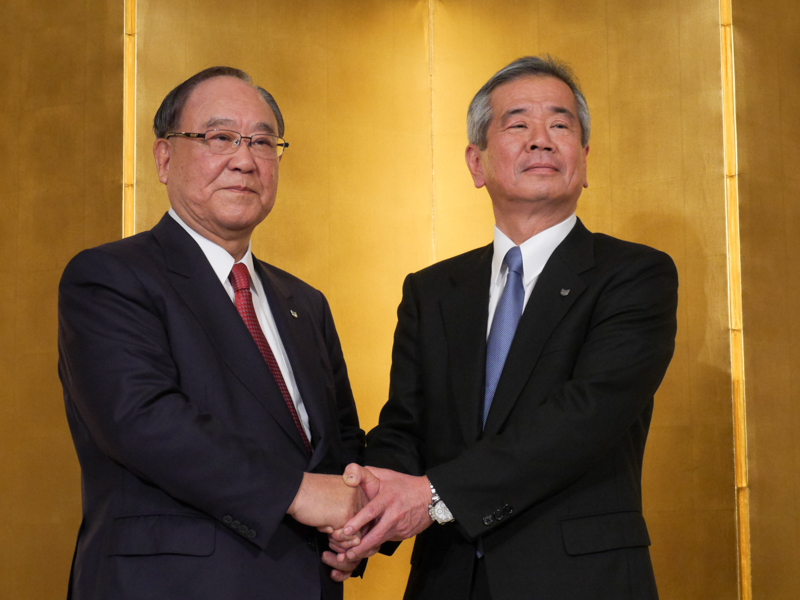 左から代表取締役会長兼社長CEOの御手洗冨士夫氏、眞榮田雅也専務取締役イメージコミュニケーション事業本部長