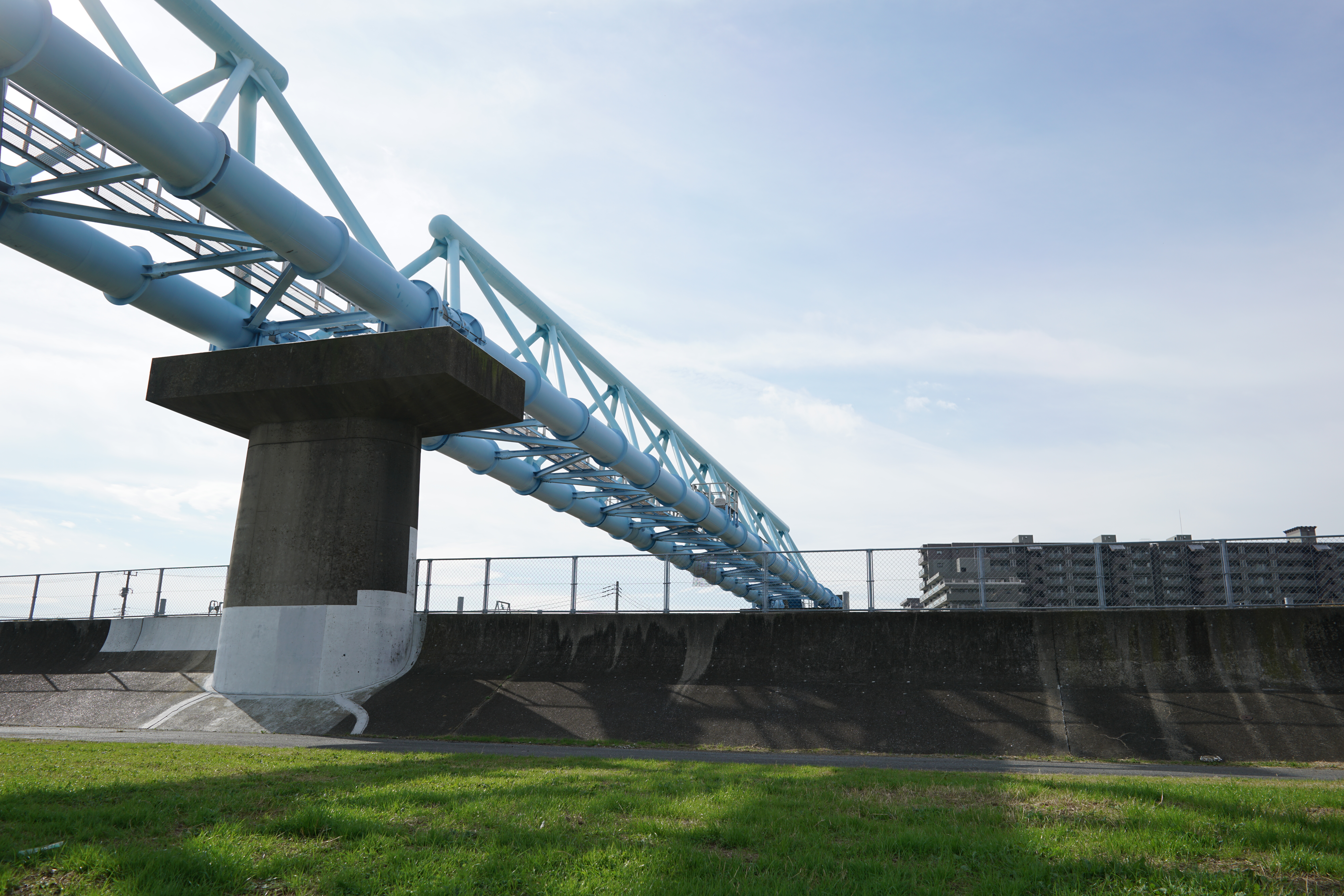 太陽が画面外にある逆光で撮影。α7R II / 1/640秒 / F5.6 / 0EV / ISO100 / 絞り優先AE / 28mm