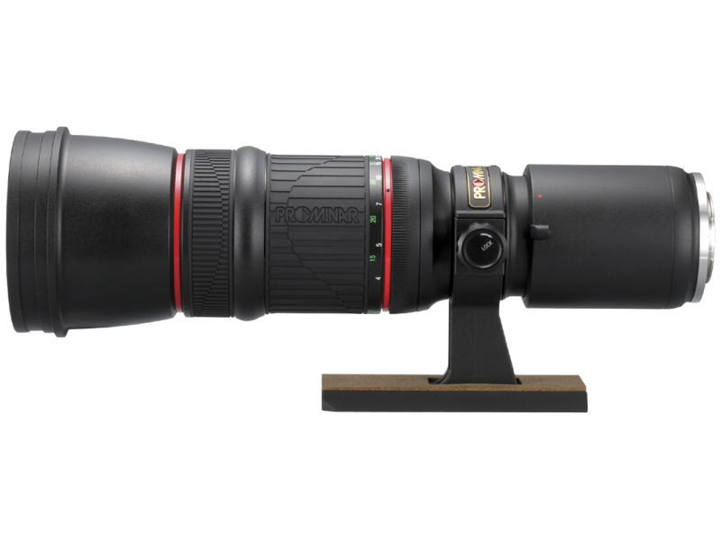 今回はテレフォトレンズのPROMINAR 500mm F5.6 FLも参戦。色収差を低減するため、フローライト・クリスタル（蛍石）やXD（eXtra low Dispersion）レンズを奢った超望遠レンズだ。マウントアダプターを変えることで、350mm、500mm、850mmの3種類に焦点距離を変化させられるのも特徴。
