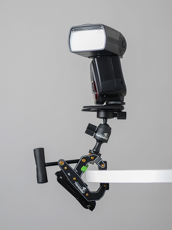 クリップオンストロボなどでも利用可能