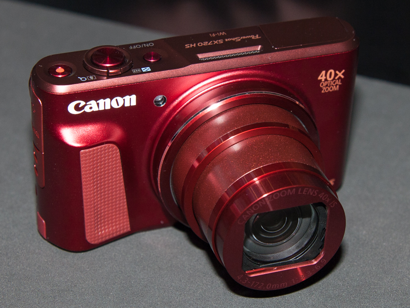 ポケットサイズの40倍ズームコンパクト「PowerShot SX720 HS」