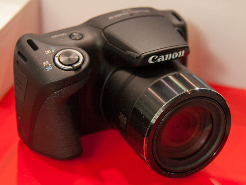 グリップが付いた高倍率の入門機「PowerShot SX420 IS」