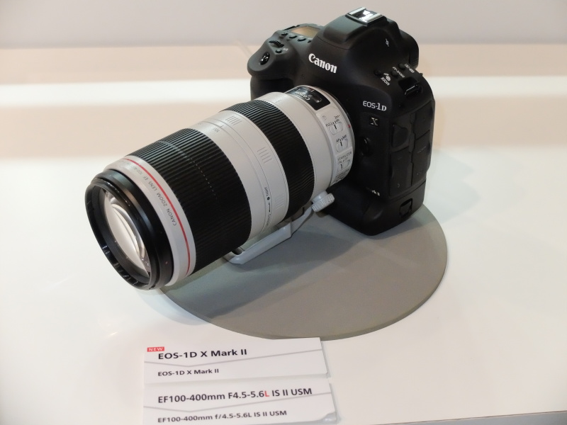 EOS-1D X Mark IIと超望遠レンズを組み合わせた撮影体験コーナー