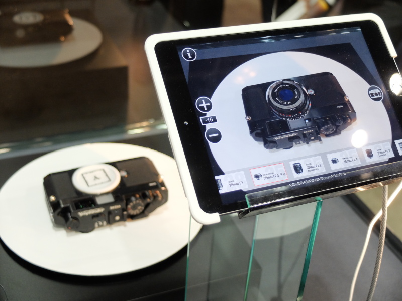 バーチャルドレスアップを楽しめるiOSアプリ「<a href="http://dc.watch.impress.co.jp/docs/news/20160218_744277.html" class="n" target="_blank">COSINA AR</a>」のデモ