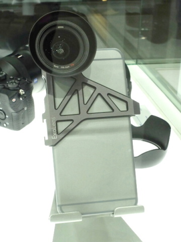 CP+2016】カールツァイス、大迫力の「Otus 1.4/28」を展示 - デジカメ