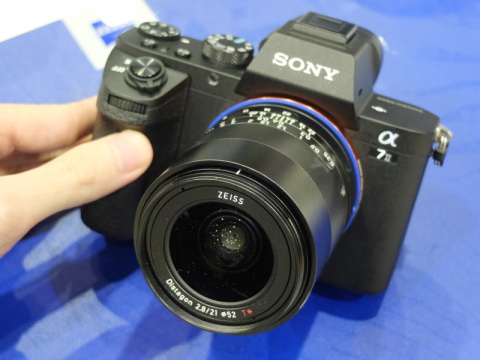 CP+2016】カールツァイス、大迫力の「Otus 1.4/28」を展示 - デジカメ