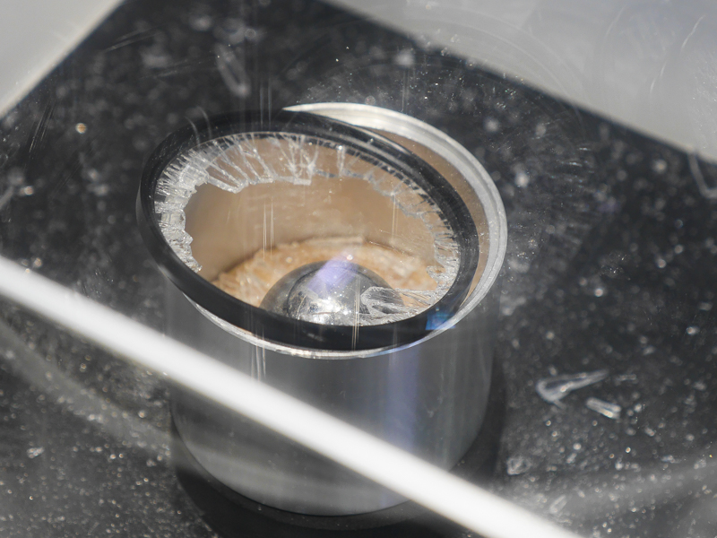 従来タイプはこのように割れる