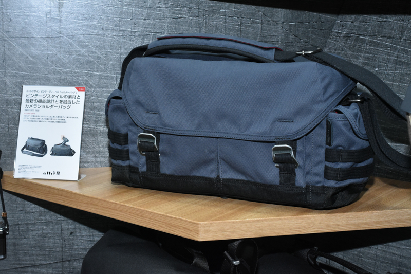 同「ショルダーバッグL」