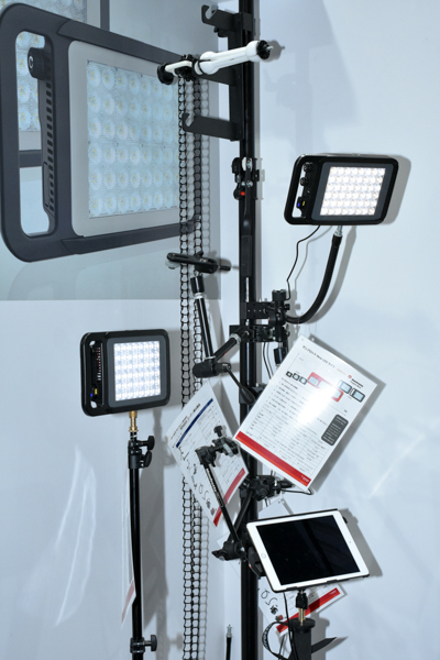 「Lykos」シリーズLEDライト。ハンドルがついている