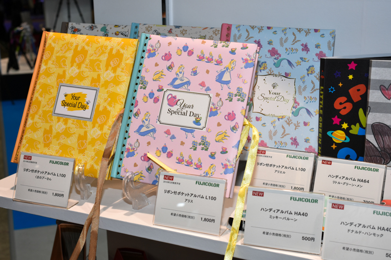 リボンつきアルバムもディズニー・キャラクターにあわせて5種