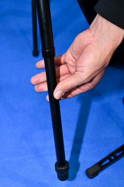 最下段を緩めたら、伸縮はかんたんにできる