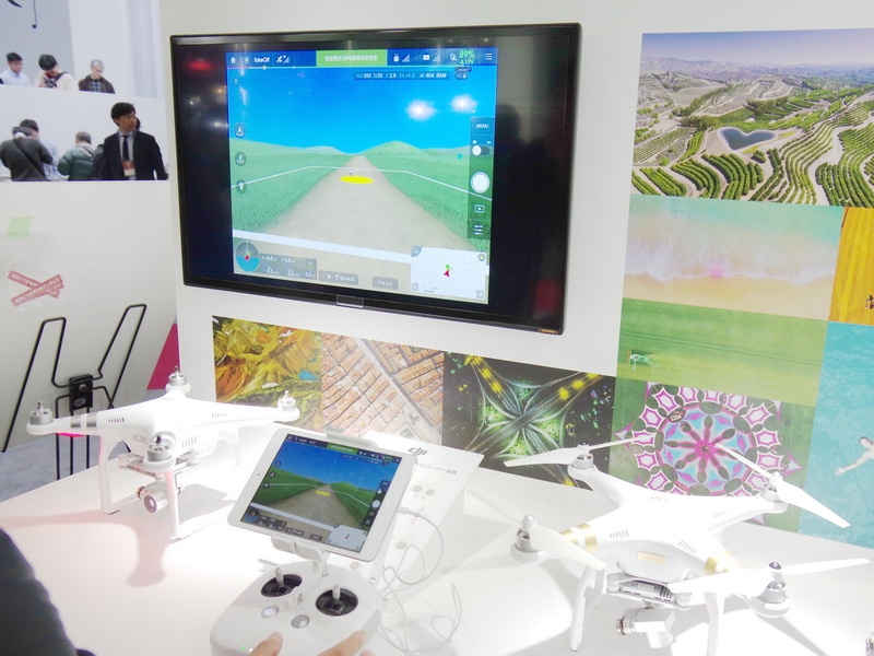 ドローン用フライトシミュレーターの体験コーナー