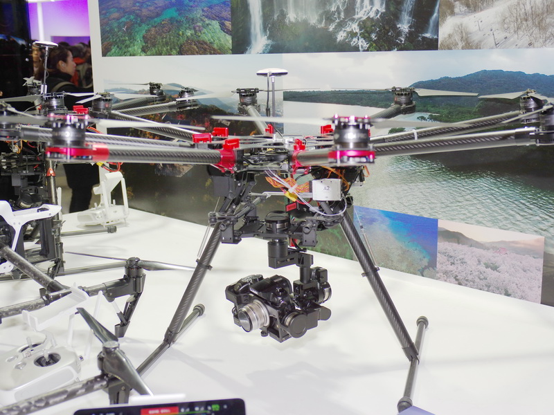 産業用ドローン「Spreading Wings」にマイクロフォーサーズカメラを搭載した展示