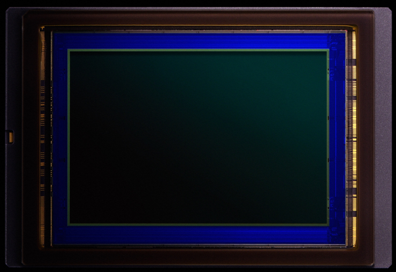 有効2,082万画素CMOSセンサー（D5）