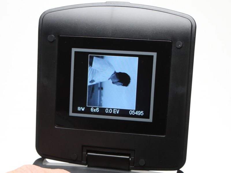 フィルムタイプを選択。カラーネガ/モノクロ/カラーポジから選択を行う