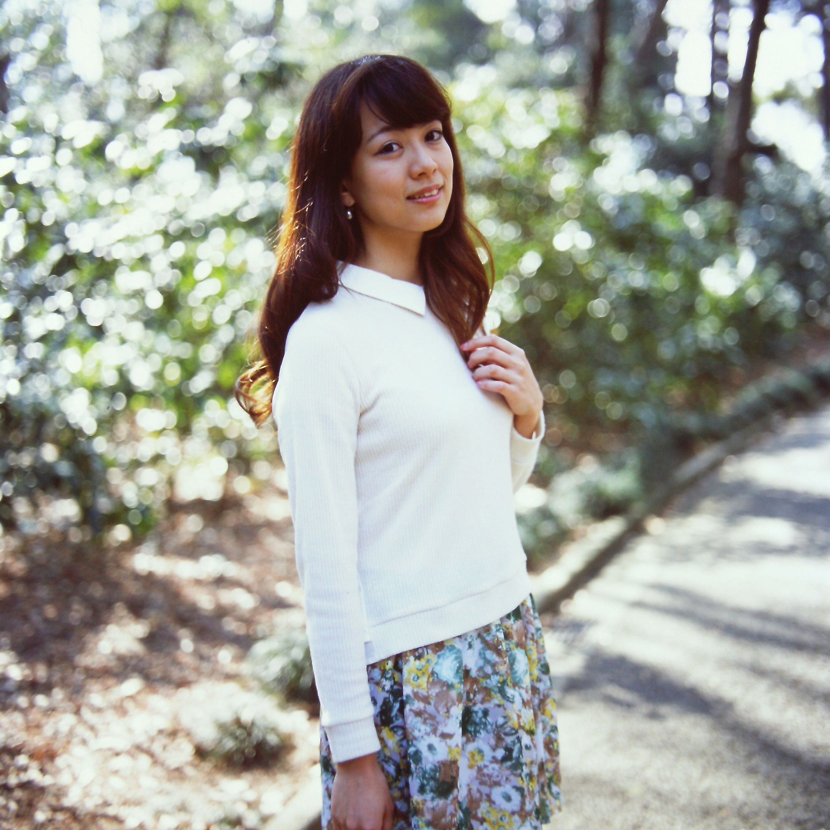 フィルムの画像はやや暗めに仕上がっていたので、スキャン時に濃度を調整している。（モデル：三嶋瑠璃子）ハッセルブラッド503CW / プラナーT*80mm F2.8 / PROVIA