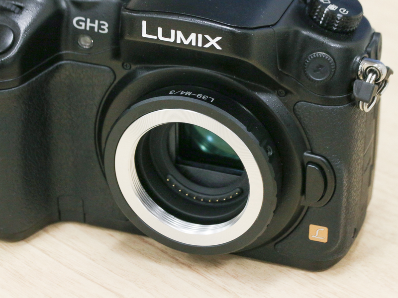 マウントアダプターをカメラに装着したところ