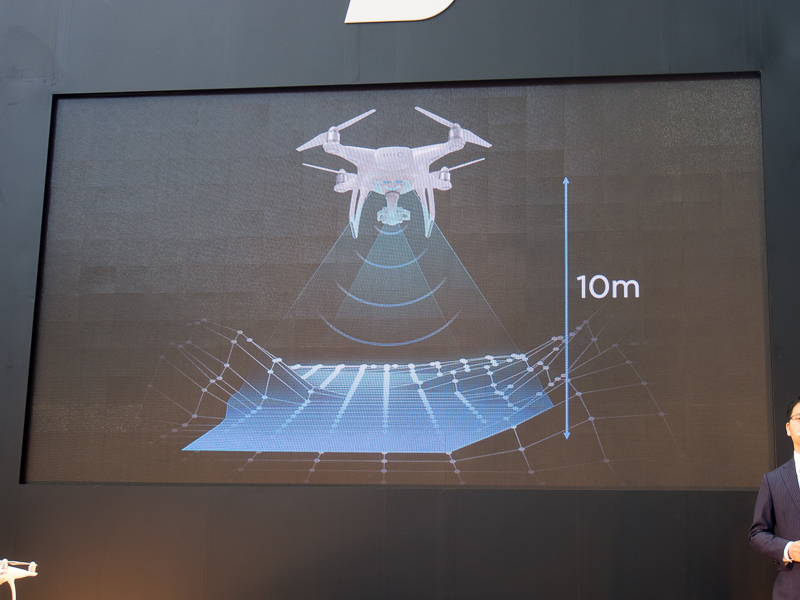 高度10mまでなら、地表の3次元情報を取得して安定飛行を行うことができる