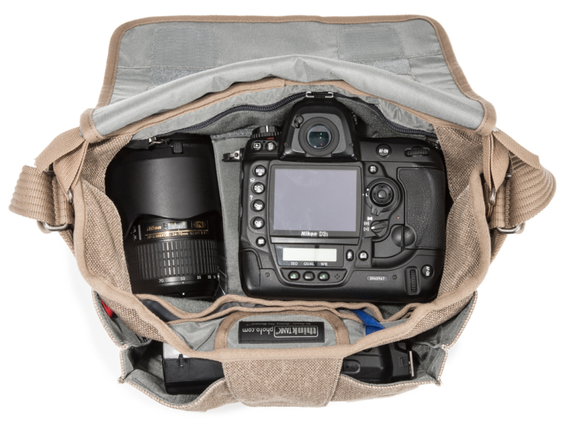 プロ用一眼レフカメラの収納例