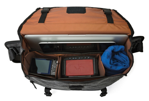 Lowepro、カメラ収納部がたためるバッグ - デジカメ Watch Watch