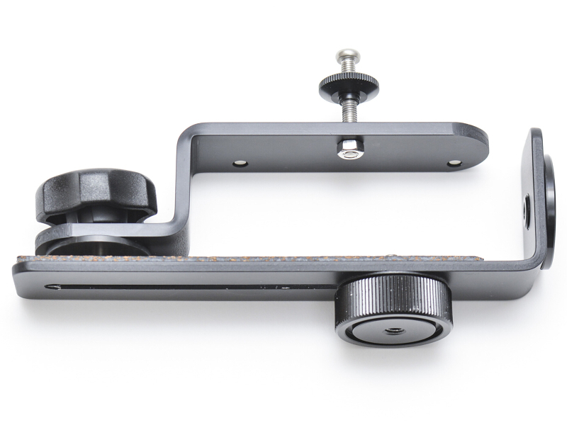 携帯時には2つに分解して持ち運ぶことで嵩張りを押さえられる。組み立ては非常に簡単