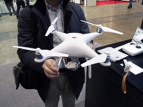 ジャパン・ドローン2016」で見かけた最新ドローンたち - デジカメ