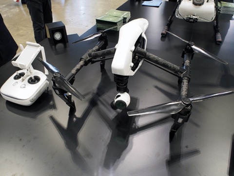 ジャパン・ドローン2016」で見かけた最新ドローンたち - デジカメ