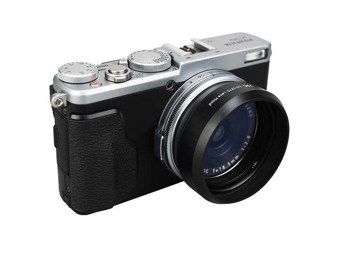 フードはフィルターに重ねても装着できる