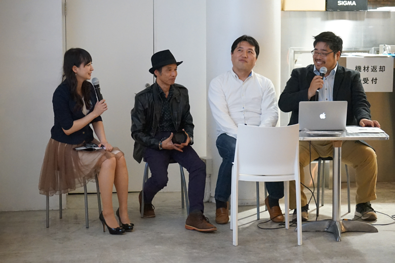 右から井上浩輝さん、富久浩二さん、原朋士さん、司会の紗々さん。