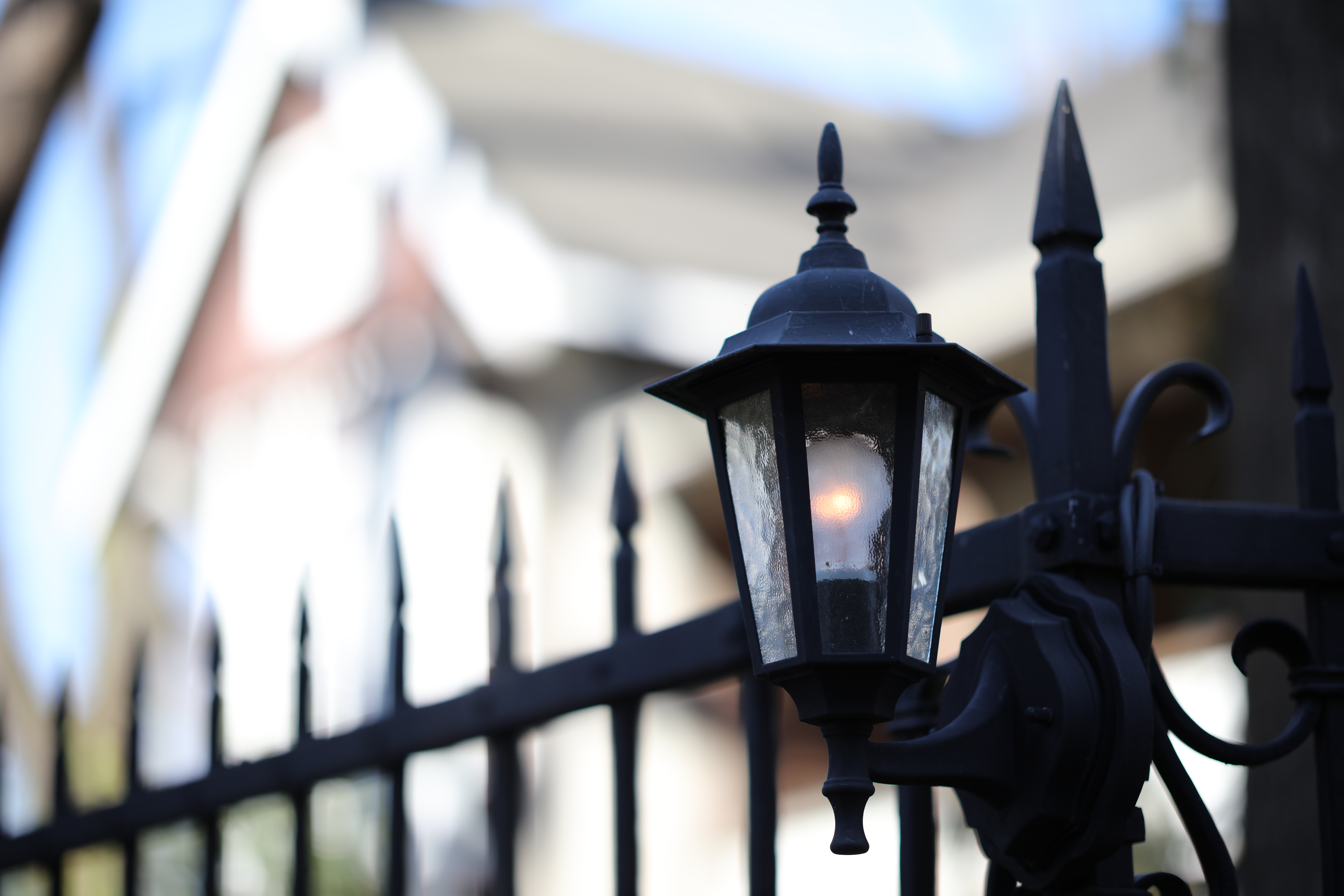 絞り開放・距離数mで撮影。EOS 5DS R / 1/1,000秒 / F1.4 / +2EV / ISO100 / 絞り優先AE / 85mm