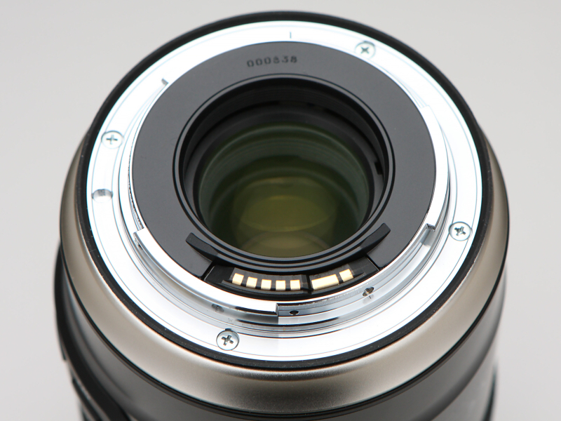 マウントはキヤノンEF、ニコンF、ソニーAを用意。掲載した写真のレンズはキヤノン用。ペンタックスKマウントのリリースも期待したいところである