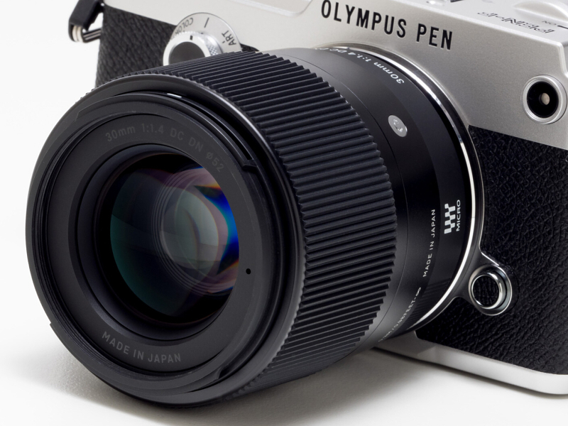 今回はOLYMPUS PEN-F（一部OLYMPUS E-M10 Mark II）で試用した。発売は3月。実勢価格は税込3万9,410円前後