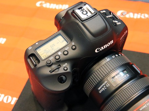 デジタル一眼 Canon Mark I I EOS-1Ds Mark II - キヤノンカメラミュージアム