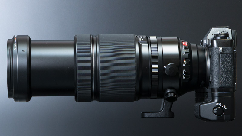 焦点距離400mmにセットすると、前玉は約6cm繰り出す。最前面のレンズにはフッ素コーティングが施され、汚れや水滴が付着しにくくなっている