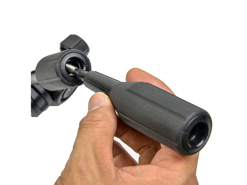 持ち運び時はハンドルを連結して収納可能