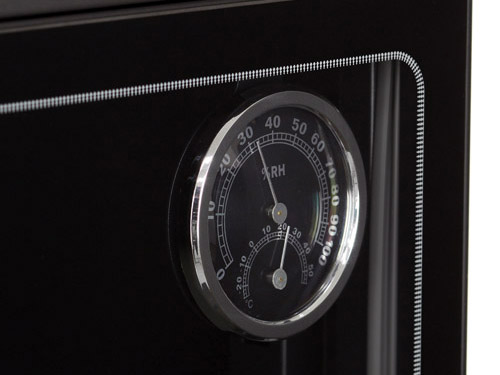 庫内の温度と湿度が計れる温湿度計
