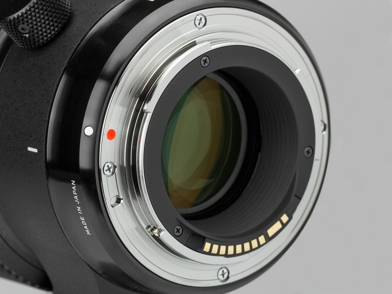 当然だが、マウント座金は金属製。防塵・防滴のためのシーリングなどはない