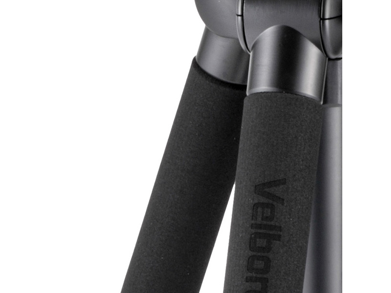 1号脚には発泡ゴム製のスポンジグリップを装着