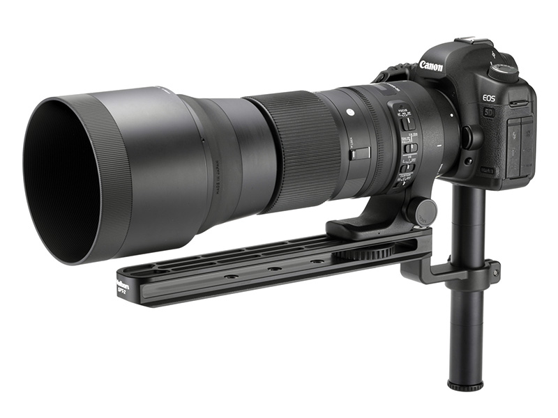 カメラとレンズの三脚座を固定しブレやガタつきを軽減できる