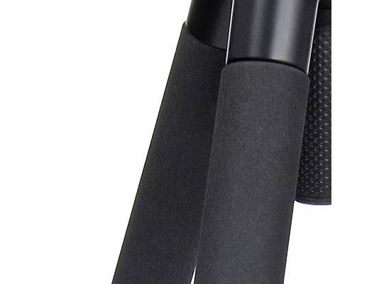 1号脚には経年変化に強い発泡ゴム製のスポンジグリップを装着