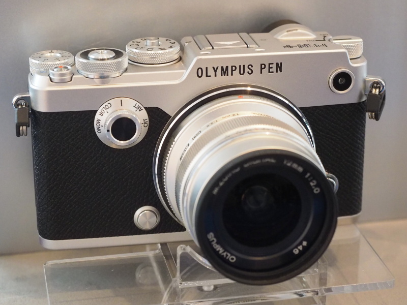OLYMPUS PEN-F