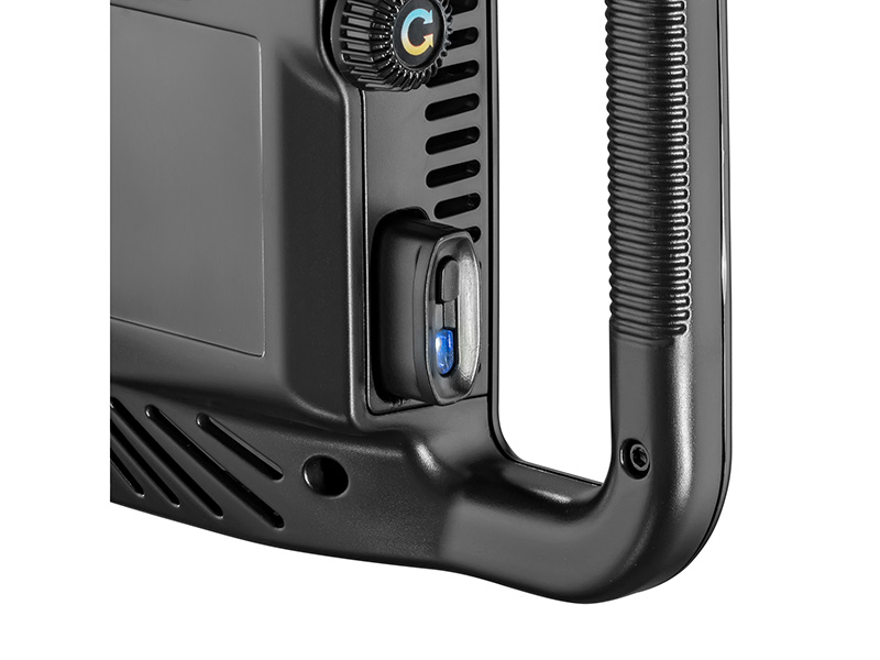 別売のBluetoothコネクション MLLBTDONGLEを装着（MLL1300-BI）