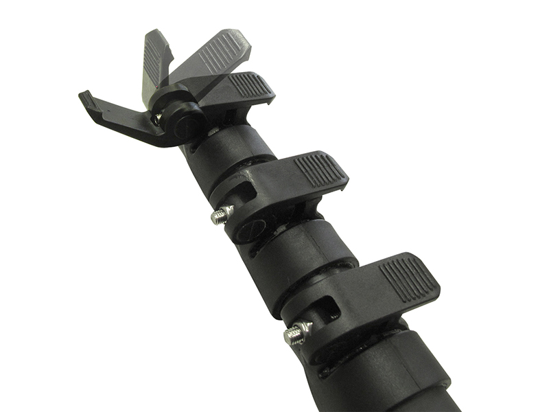 脚部のロックはレバー方式