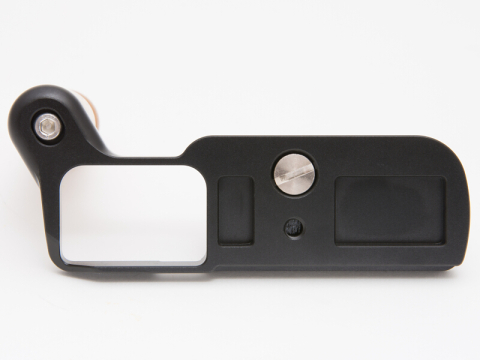 デジカメアイテム丼：丸形の木製グリップでホールド感をアップ